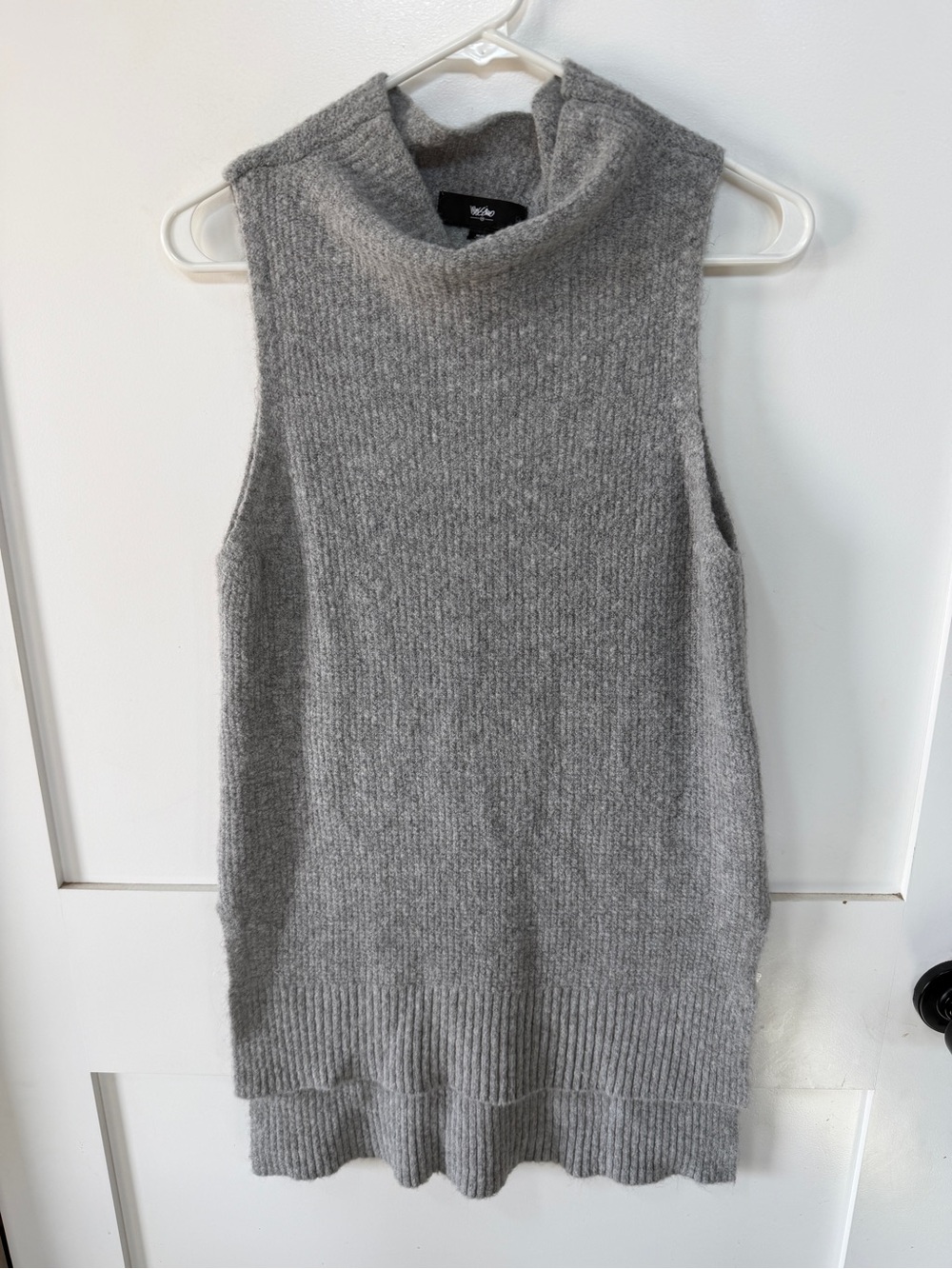 Sleeveless Gray Knit Turtleneck Sweater Tunic high neck top- m Mossimo